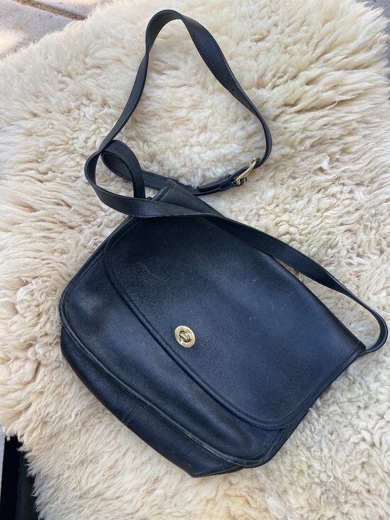 coach Handbags - Vintage Black COACH City Leather Crossbody Shoulder Bag Purse Handbag USA